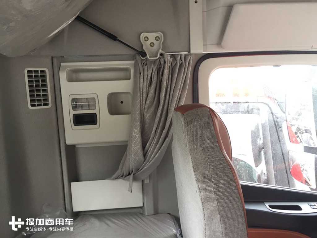 载货车也流行平地板驾驶室?欧曼EST前四后八载货车底盘实拍 - 第8张 - 提加商用车网 载货车也流行平地板驾驶室?欧曼EST前四后八载货车底盘实拍 - 第8张