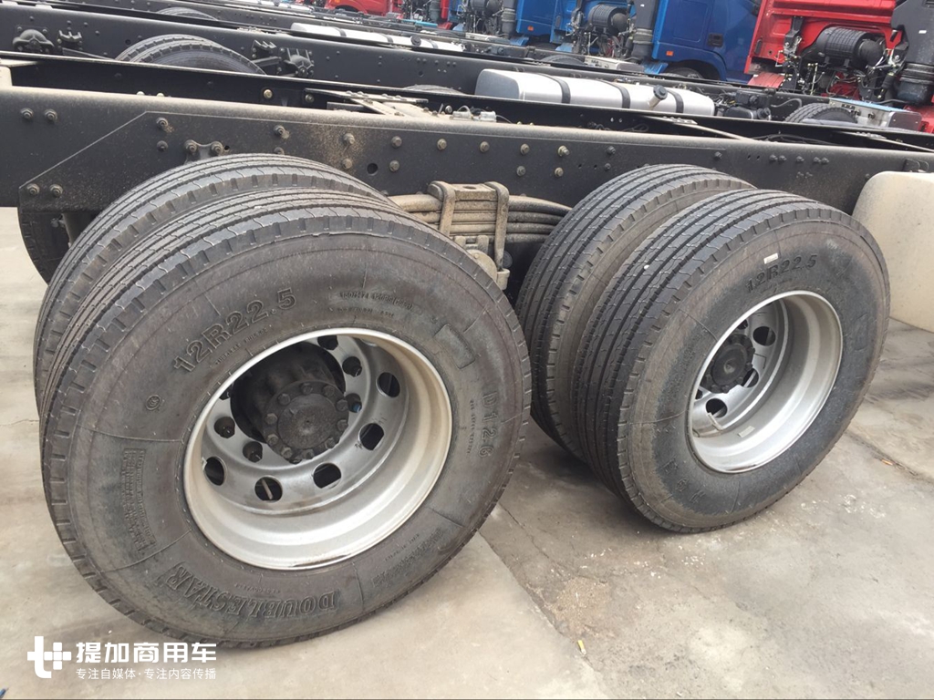 载货车也流行平地板驾驶室?欧曼EST前四后八载货车底盘实拍 - 第12张 - 提加商用车网 载货车也流行平地板驾驶室?欧曼EST前四后八载货车底盘实拍 - 第12张