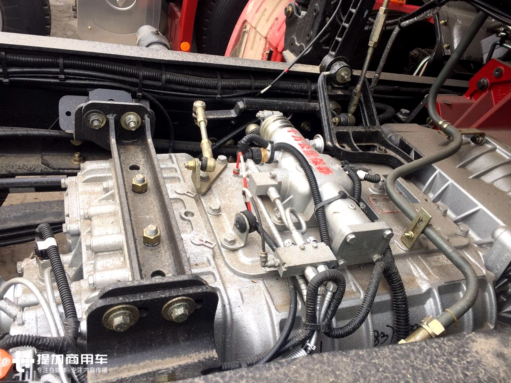 载货车也流行平地板驾驶室?欧曼EST前四后八载货车底盘实拍 - 第14张 - 提加商用车网 载货车也流行平地板驾驶室?欧曼EST前四后八载货车底盘实拍 - 第14张