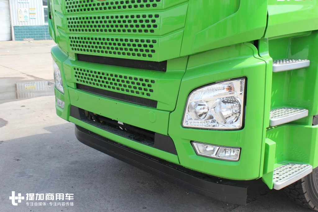 平顶驾驶室，配置不比牵引车差！解放JH6高端自卸车新品首曝光 - 第2张