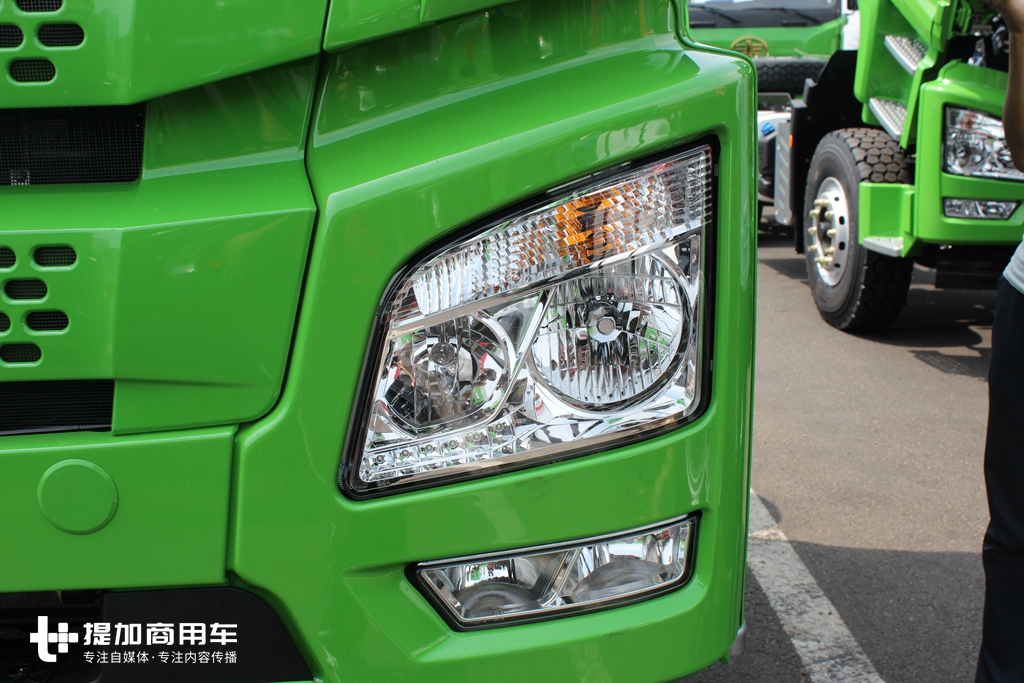 平顶驾驶室，配置不比牵引车差！解放JH6高端自卸车新品首曝光 - 第3张