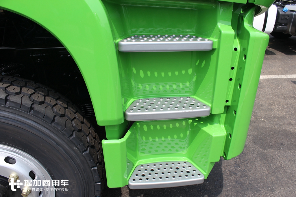 平顶驾驶室，配置不比牵引车差！解放JH6高端自卸车新品首曝光 - 第4张