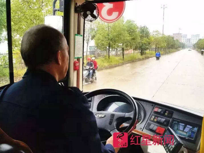 全国首个公交免费城市的十年:从50辆变21辆,仍未放弃 - 第1张 - 提加商用车网 全国首个公交免费城市的十年:从50辆变21辆,仍未放弃 - 第1张
