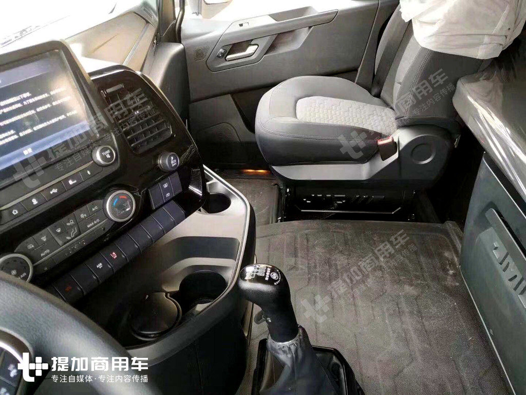 平地板、全液晶仪表最抢眼，即将上市的江铃威龙HV5实车内饰首曝光 - 第5张