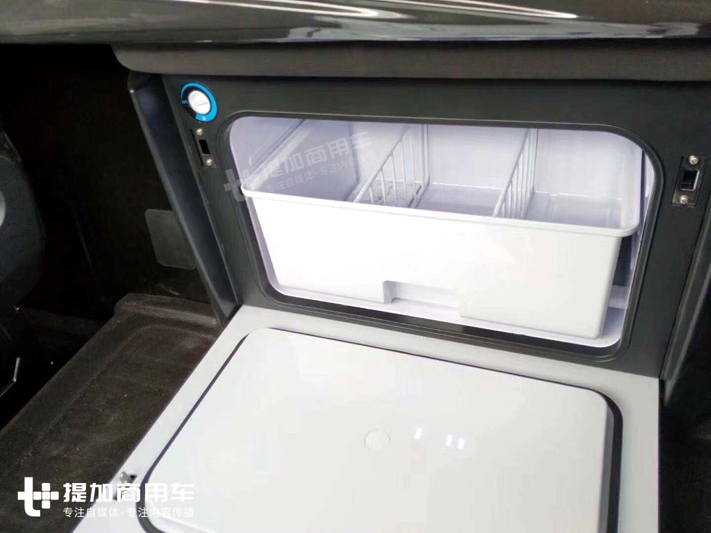 平地板、全液晶仪表最抢眼，即将上市的江铃威龙HV5实车内饰首曝光 - 第6张
