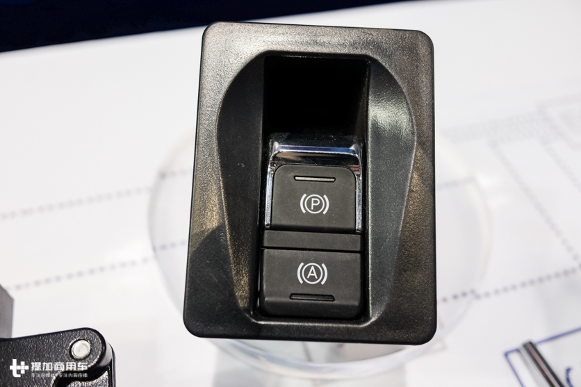 AMT变速箱、电子手刹,货箱减重430公斤,看跃进为我们描述的轻卡未来 - 第5张 - 提加商用车网 AMT变速箱、电子手刹,货箱减重430公斤,看跃进为我们描述的轻卡未来 - 第5张