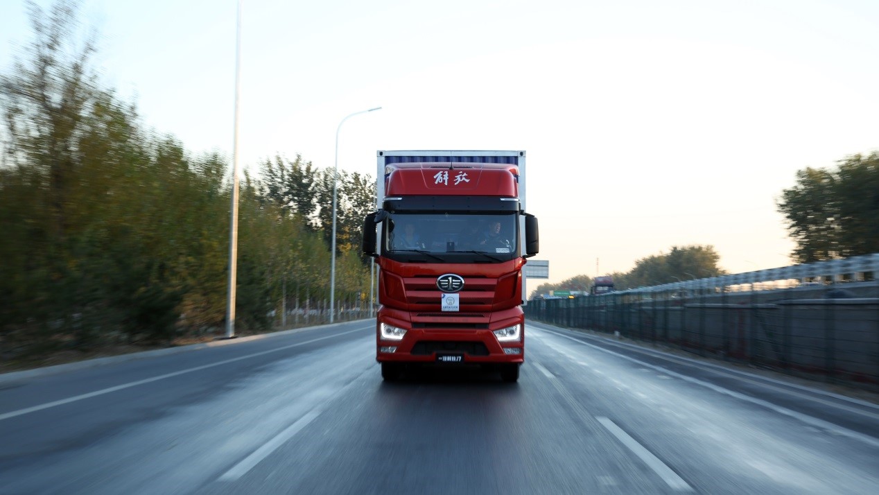 实至名归!解放J7斩获“2019中国年度卡车”大奖 - 第5张 - 提加商用车网 实至名归!解放J7斩获“2019中国年度卡车”大奖 - 第5张