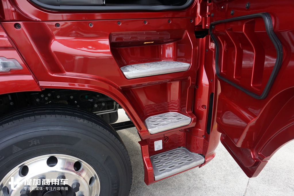 37万多就能开走的旗舰重卡,您想知道的江铃威龙HV5配置信息都在这里 - 第8张 - 提加商用车网 37万多就能开走的旗舰重卡,您想知道的江铃威龙HV5配置信息都在这里 - 第8张