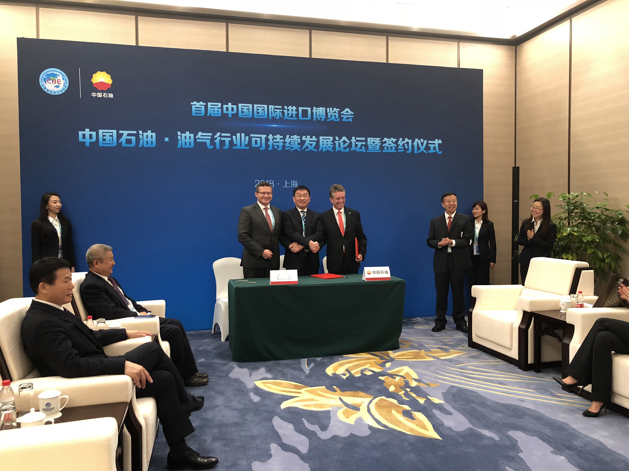 助力油气产业发展,曼恩商用车与中石油正式签署采购意向协议 - 第1张 - 提加商用车网 助力油气产业发展,曼恩商用车与中石油正式签署采购意向协议 - 第1张