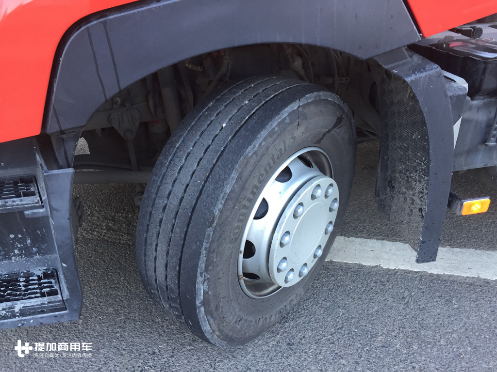 V8动力斯堪尼亚领衔,再带大家看几款欧洲新款卡车,绥芬河口岸拍车之二 - 第2张 - 提加商用车网 V8动力斯堪尼亚领衔,再带大家看几款欧洲新款卡车,绥芬河口岸拍车之二 - 第2张