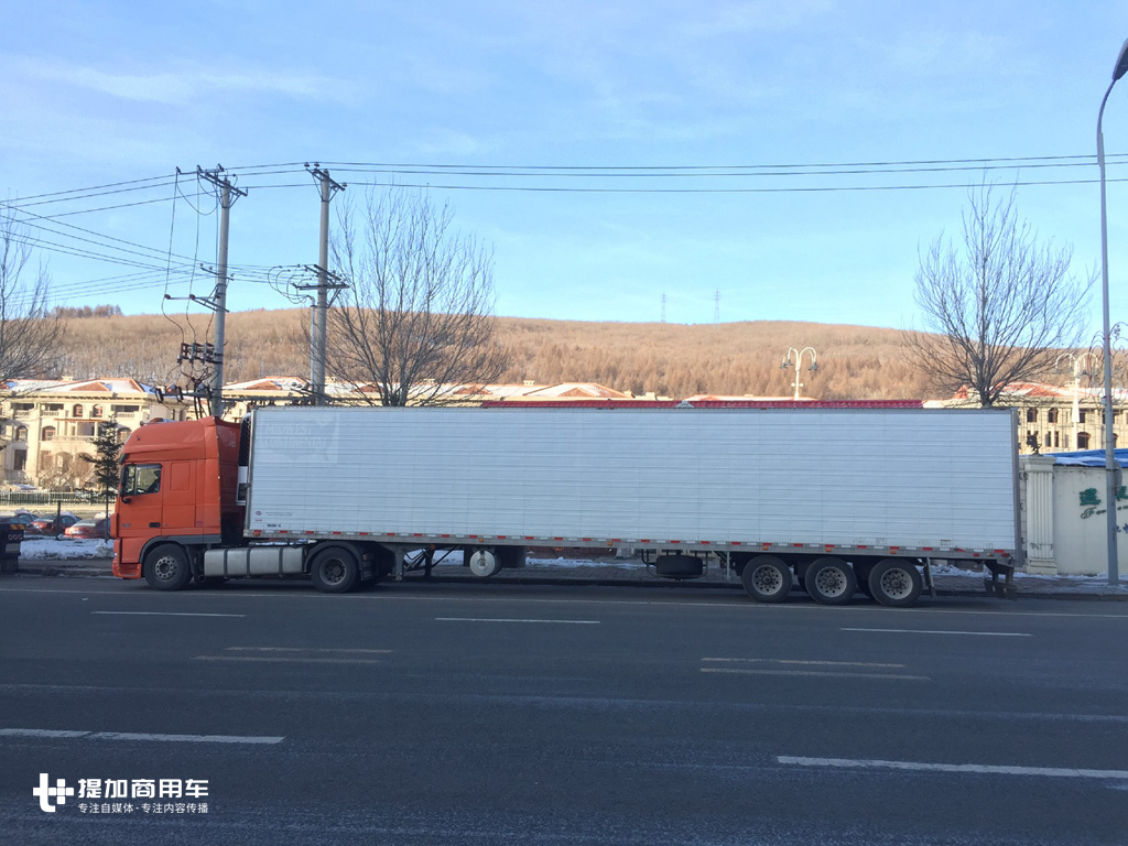 V8动力斯堪尼亚领衔,再带大家看几款欧洲新款卡车,绥芬河口岸拍车之二 - 第8张 - 提加商用车网 V8动力斯堪尼亚领衔,再带大家看几款欧洲新款卡车,绥芬河口岸拍车之二 - 第8张