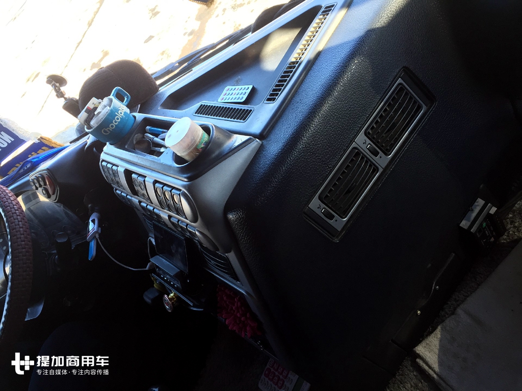 那一天我登上了俄罗斯老大哥的卡车,绥芬河口岸拍卡车之三 - 第6张 - 提加商用车网 那一天我登上了俄罗斯老大哥的卡车,绥芬河口岸拍卡车之三 - 第6张