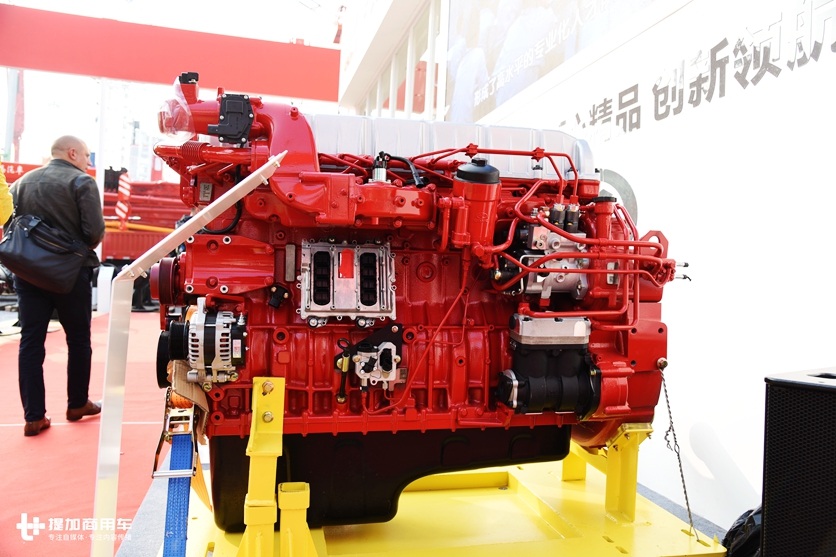 欧六车型交付海外用户,华菱星马于上海宝马展正式发布H9低地板牵引车 - 第8张 - 提加商用车网 欧六车型交付海外用户,华菱星马于上海宝马展正式发布H9低地板牵引车 - 第8张