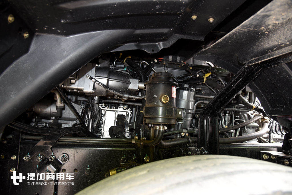 潍柴700马力重卡发动机曝光,国产重卡在动力上终于要扬眉吐气了 - 第3张 - 提加商用车网 潍柴700马力重卡发动机曝光,国产重卡在动力上终于要扬眉吐气了 - 第3张
