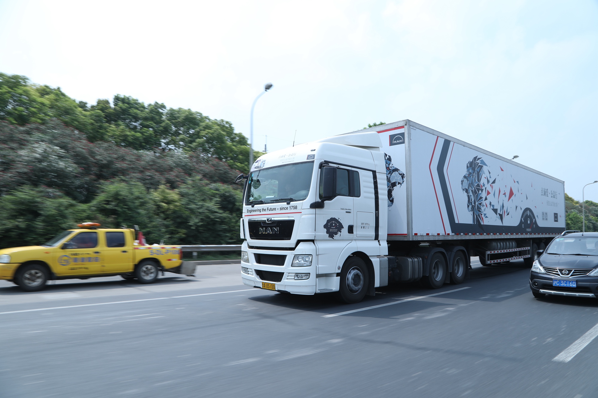 重卡中的实力悍将，曼恩TGX高效版牵引车荣膺“2018年度第一进口重卡”大奖 - 第2张