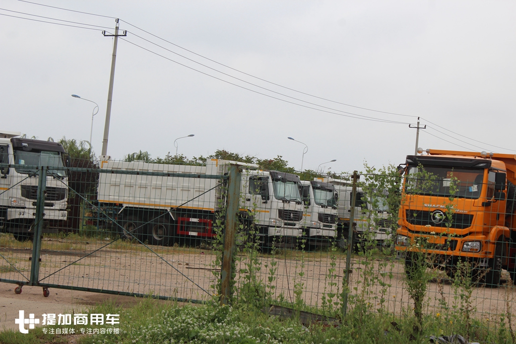 重汽在青岛的卡车改装厂探秘,一堆国产卡车的出口车型,让人眼花缭乱 - 第4张 - 提加商用车网 重汽在青岛的卡车改装厂探秘,一堆国产卡车的出口车型,让人眼花缭乱 - 第4张