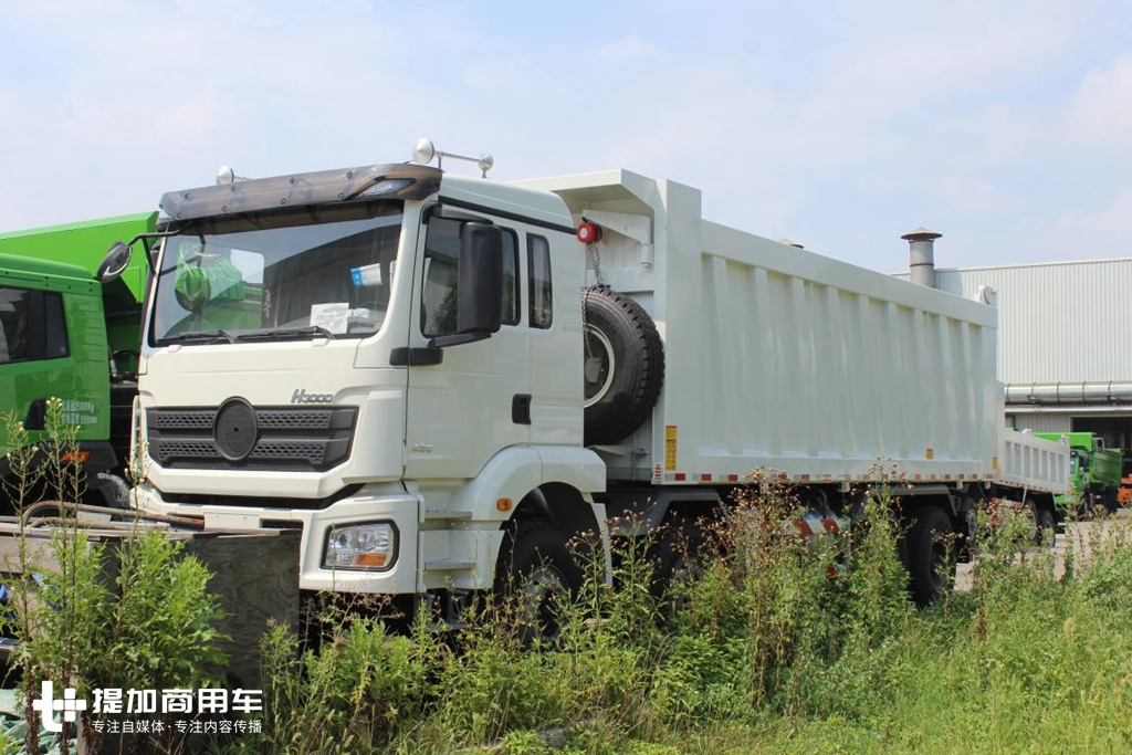 重汽在青岛的卡车改装厂探秘,一堆国产卡车的出口车型,让人眼花缭乱 - 第9张 - 提加商用车网 重汽在青岛的卡车改装厂探秘,一堆国产卡车的出口车型,让人眼花缭乱 - 第9张