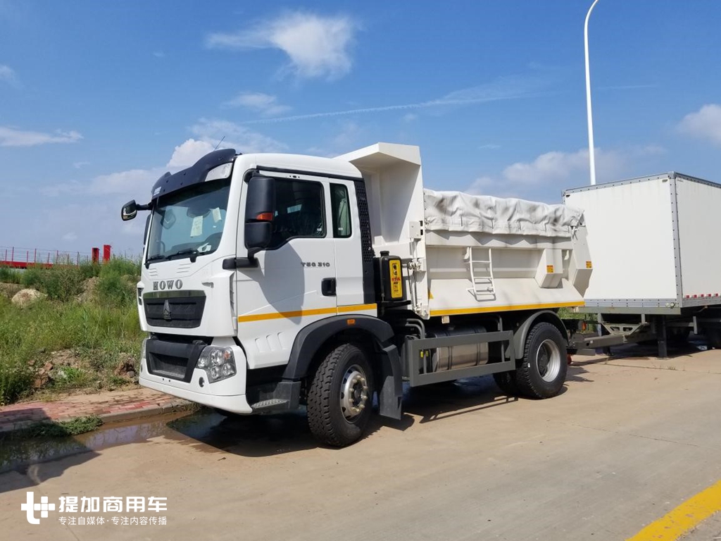 重汽在青岛的卡车改装厂探秘,一堆国产卡车的出口车型,让人眼花缭乱 - 第17张 - 提加商用车网 重汽在青岛的卡车改装厂探秘,一堆国产卡车的出口车型,让人眼花缭乱 - 第17张