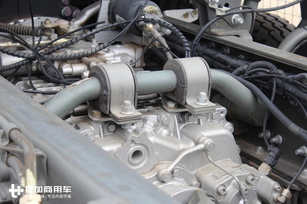重汽在青岛的卡车改装厂探秘,一堆国产卡车的出口车型,让人眼花缭乱 - 第22张 - 提加商用车网 重汽在青岛的卡车改装厂探秘,一堆国产卡车的出口车型,让人眼花缭乱 - 第22张