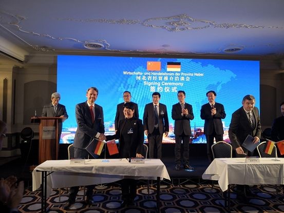 奔驰卡车携手中工服，共促中德物流产业合作 - 第2张