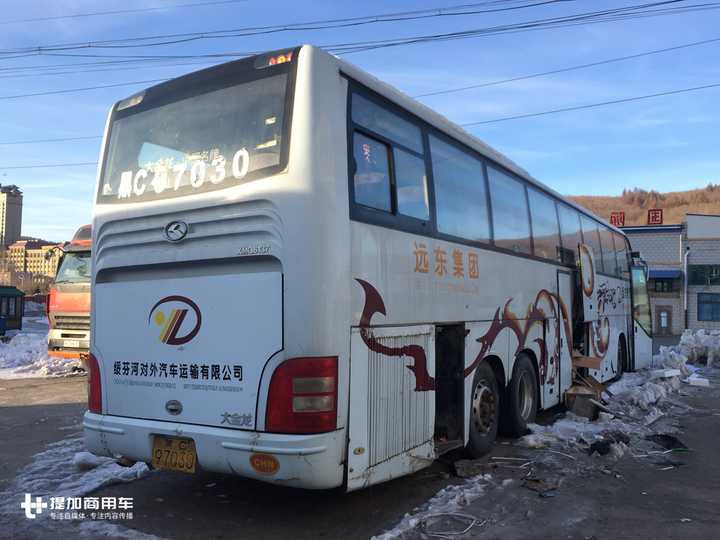 又是一个时代的经典客车，中俄线路退役的厦门金龙天剑3轴大巴实拍 - 第17张
