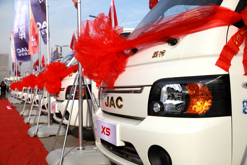 每年可省4653元？江淮康铃X5获封“2018赚钱小卡之王” - 第4张