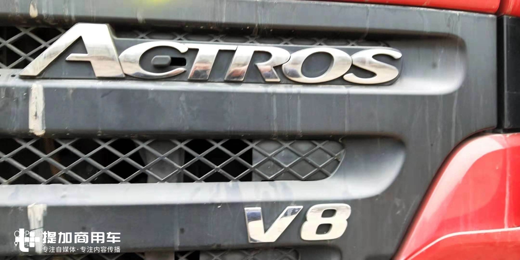 致敬默默身退的“烈火战车”,13年前的V8动力奔驰退役消防车实拍 - 第2张 - 提加商用车网 致敬默默身退的“烈火战车”,13年前的V8动力奔驰退役消防车实拍 - 第2张