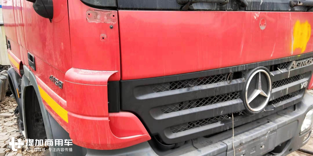 致敬默默身退的“烈火战车”,13年前的V8动力奔驰退役消防车实拍 - 第3张 - 提加商用车网 致敬默默身退的“烈火战车”,13年前的V8动力奔驰退役消防车实拍 - 第3张