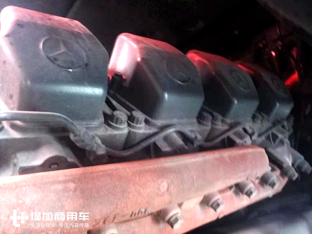 致敬默默身退的“烈火战车”,13年前的V8动力奔驰退役消防车实拍 - 第4张 - 提加商用车网 致敬默默身退的“烈火战车”,13年前的V8动力奔驰退役消防车实拍 - 第4张