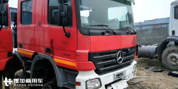 致敬默默身退的“烈火战车”,13年前的V8动力奔驰退役消防车实拍 - 第5张 - 提加商用车网 致敬默默身退的“烈火战车”,13年前的V8动力奔驰退役消防车实拍 - 第5张