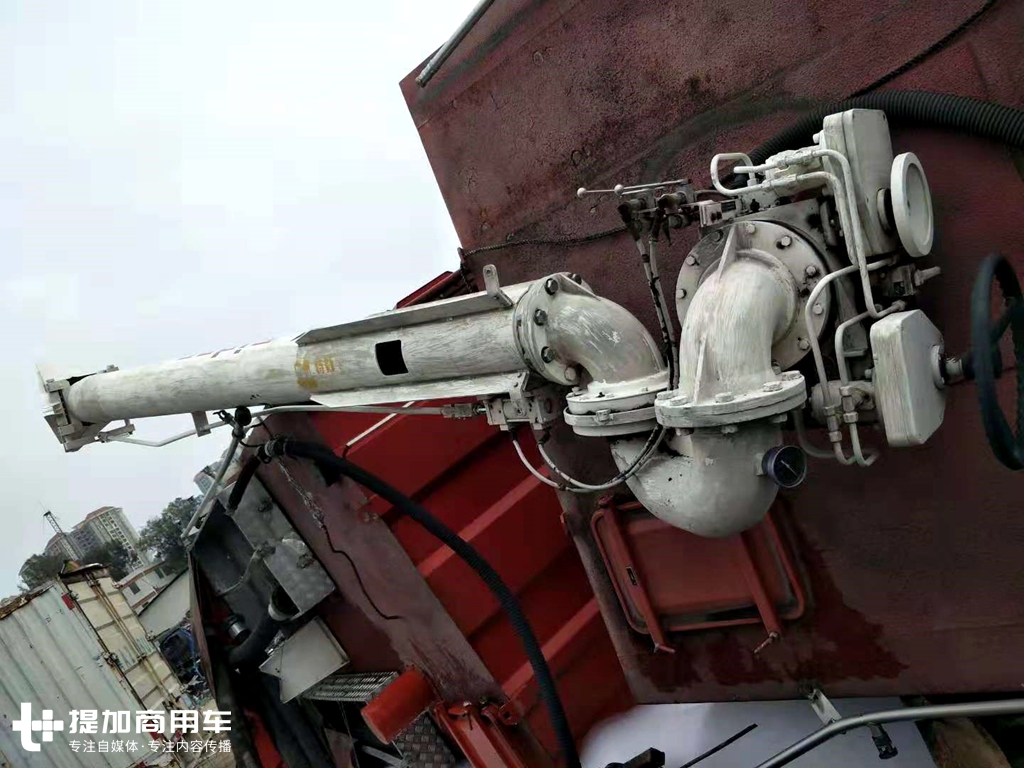 致敬默默身退的“烈火战车”,13年前的V8动力奔驰退役消防车实拍 - 第10张 - 提加商用车网 致敬默默身退的“烈火战车”,13年前的V8动力奔驰退役消防车实拍 - 第10张