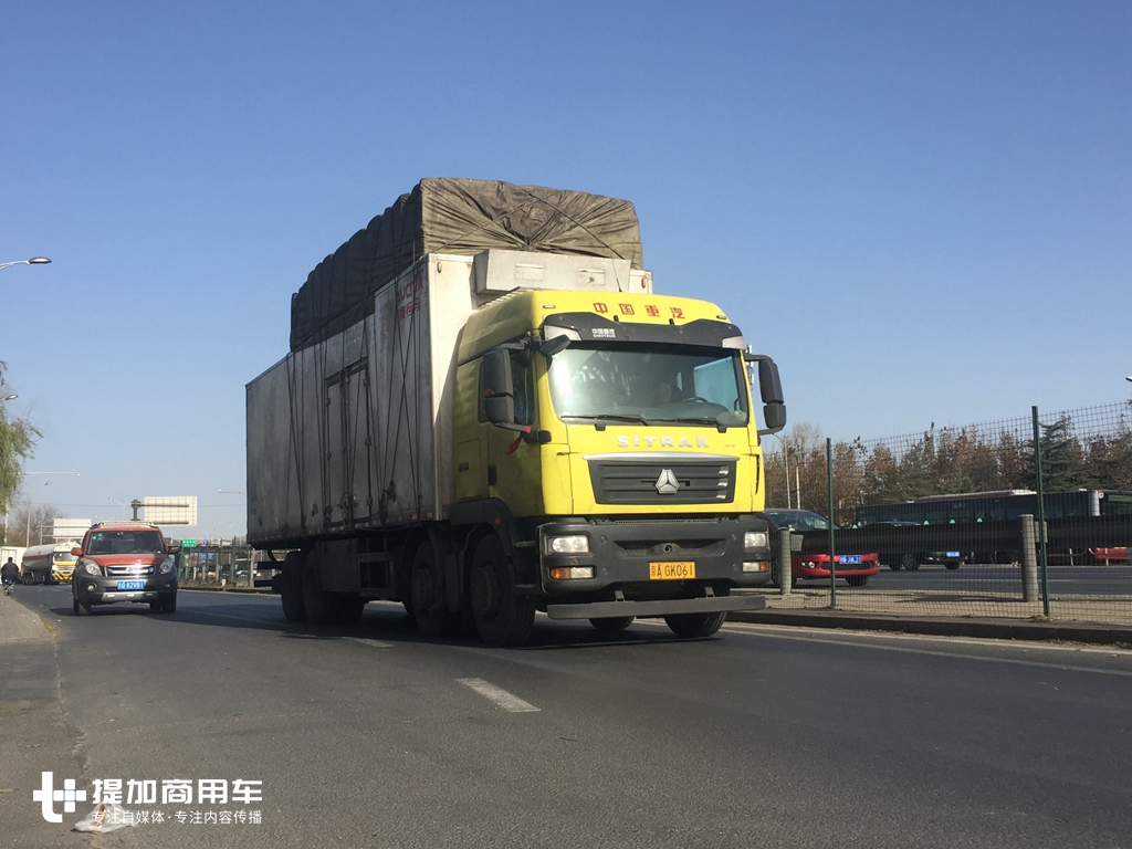 斯堪尼亚,沃尔沃、曼恩,在北京新发地逛了一圈发现尽是高端卡车 - 第5张 - 提加商用车网 斯堪尼亚,沃尔沃、曼恩,在北京新发地逛了一圈发现尽是高端卡车 - 第5张