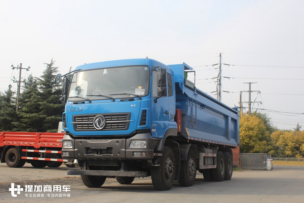 海蓝色涂装,承载力更强?带您见识全新东风天龙KC渣土自卸车 - 第1张 - 提加商用车网 海蓝色涂装,承载力更强?带您见识全新东风天龙KC渣土自卸车 - 第1张