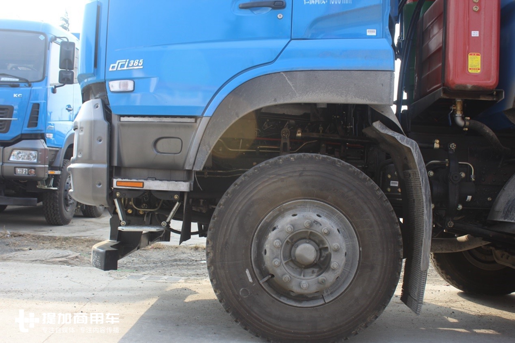 海蓝色涂装,承载力更强?带您见识全新东风天龙KC渣土自卸车 - 第7张 - 提加商用车网 海蓝色涂装,承载力更强?带您见识全新东风天龙KC渣土自卸车 - 第7张