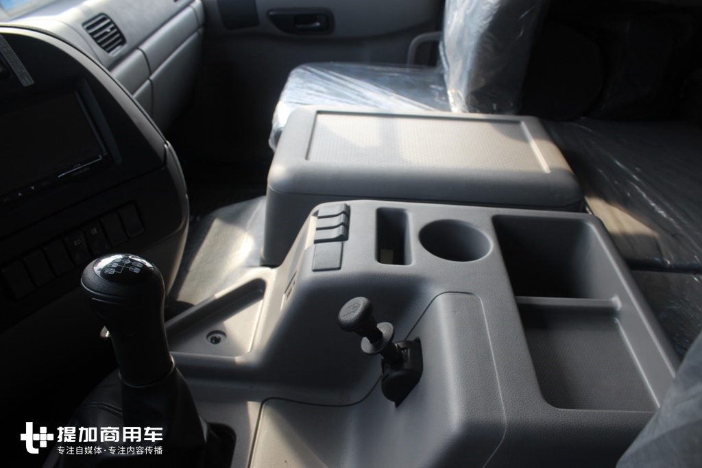 海蓝色涂装,承载力更强?带您见识全新东风天龙KC渣土自卸车 - 第12张 - 提加商用车网 海蓝色涂装,承载力更强?带您见识全新东风天龙KC渣土自卸车 - 第12张