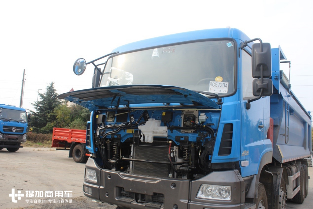海蓝色涂装,承载力更强?带您见识全新东风天龙KC渣土自卸车 - 第15张 - 提加商用车网 海蓝色涂装,承载力更强?带您见识全新东风天龙KC渣土自卸车 - 第15张