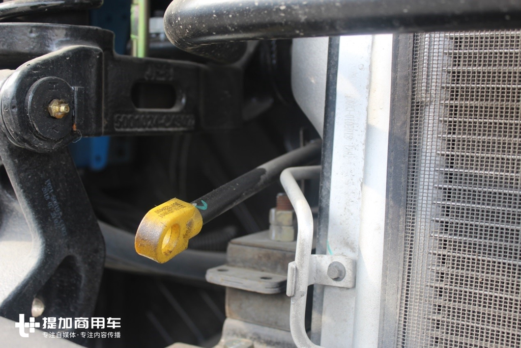 海蓝色涂装,承载力更强?带您见识全新东风天龙KC渣土自卸车 - 第16张 - 提加商用车网 海蓝色涂装,承载力更强?带您见识全新东风天龙KC渣土自卸车 - 第16张