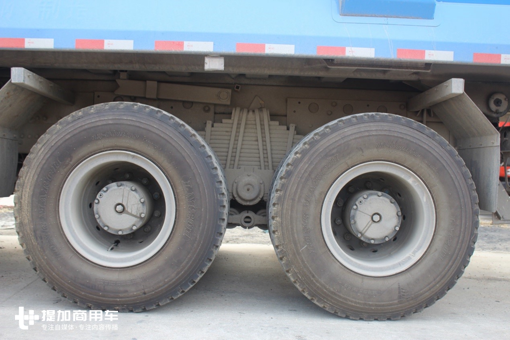 海蓝色涂装,承载力更强?带您见识全新东风天龙KC渣土自卸车 - 第21张 - 提加商用车网 海蓝色涂装,承载力更强?带您见识全新东风天龙KC渣土自卸车 - 第21张