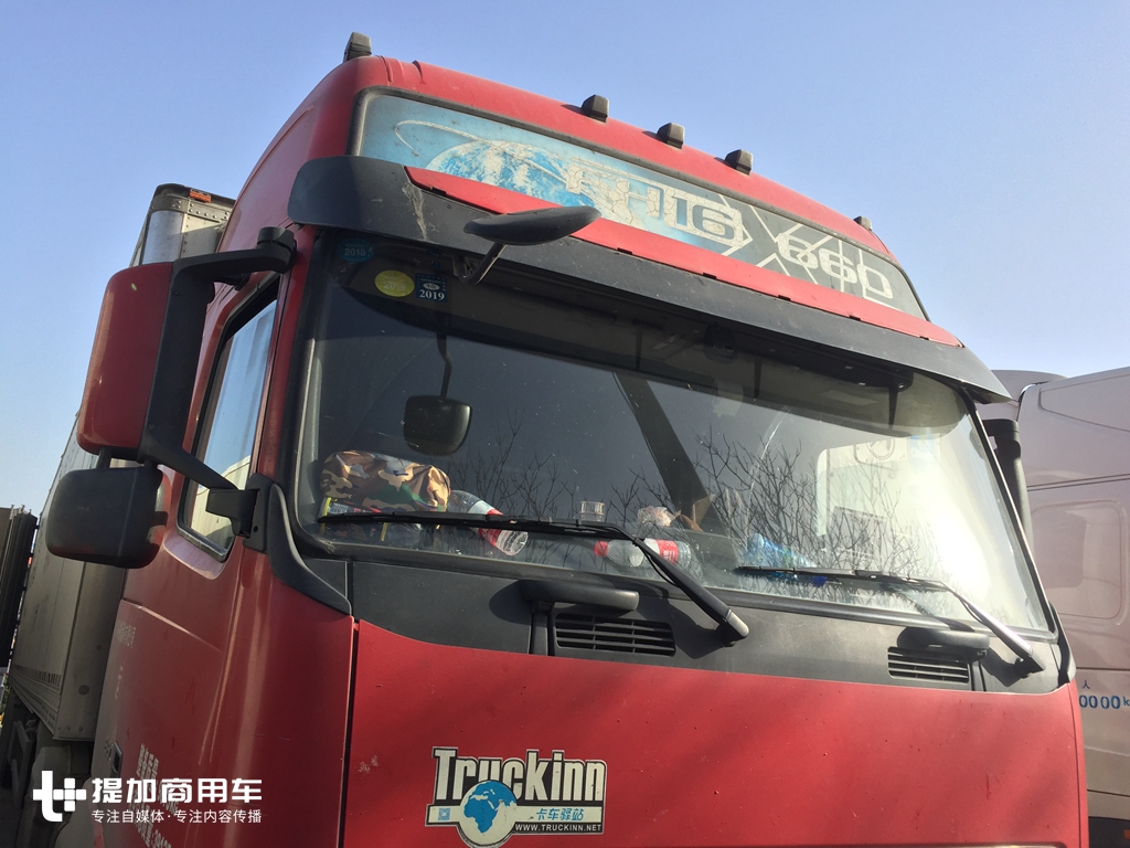 菜市场偶遇一辆沃尔沃卡车,一看不得了,660马力的FH16 - 第4张 - 提加商用车网 菜市场偶遇一辆沃尔沃卡车,一看不得了,660马力的FH16 - 第4张