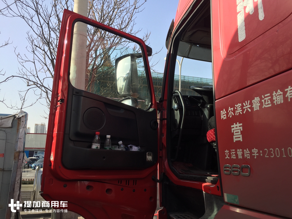 菜市场偶遇一辆沃尔沃卡车,一看不得了,660马力的FH16 - 第6张 - 提加商用车网 菜市场偶遇一辆沃尔沃卡车,一看不得了,660马力的FH16 - 第6张