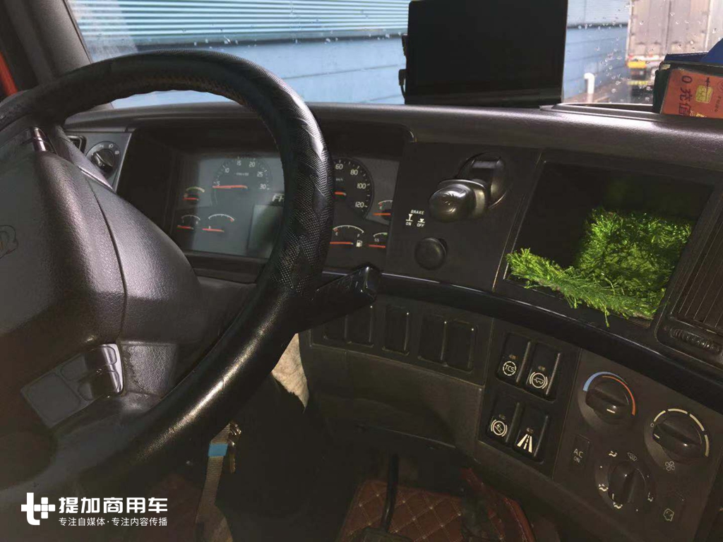 菜市场偶遇一辆沃尔沃卡车,一看不得了,660马力的FH16 - 第8张 - 提加商用车网 菜市场偶遇一辆沃尔沃卡车,一看不得了,660马力的FH16 - 第8张