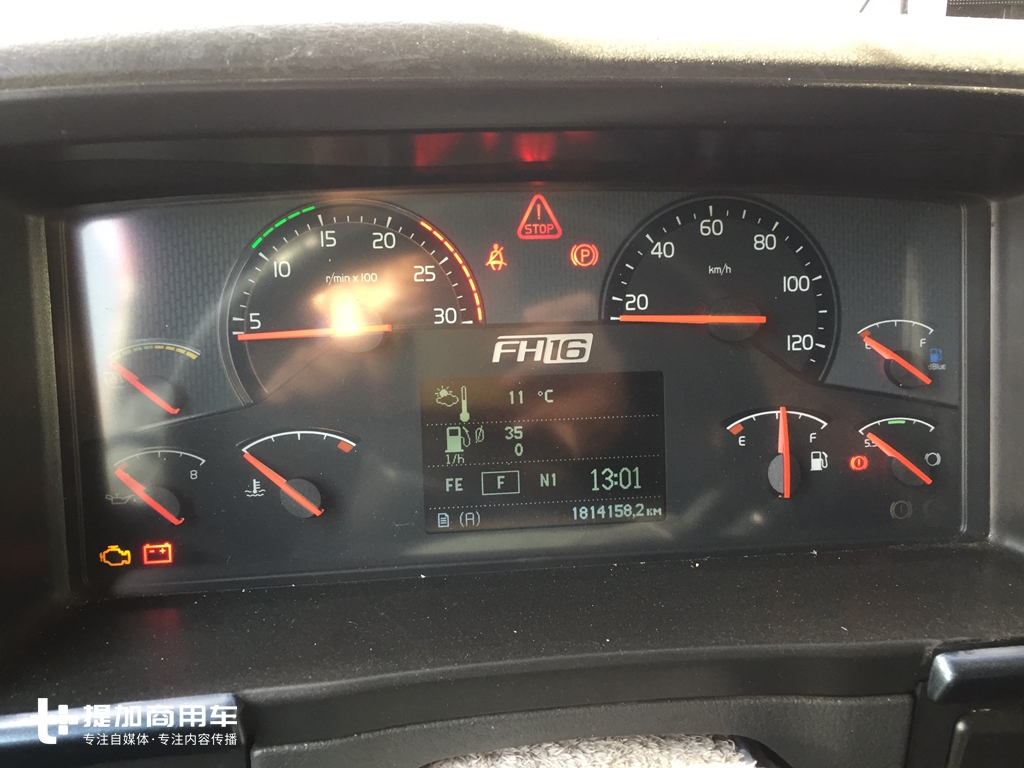 国内公路客运黄金时代落幕的见证者，还在运营的沃尔沃9800高端客车实拍 - 第8张