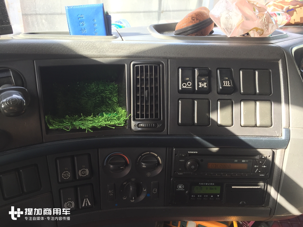 菜市场偶遇一辆沃尔沃卡车,一看不得了,660马力的FH16 - 第12张 - 提加商用车网 菜市场偶遇一辆沃尔沃卡车,一看不得了,660马力的FH16 - 第12张
