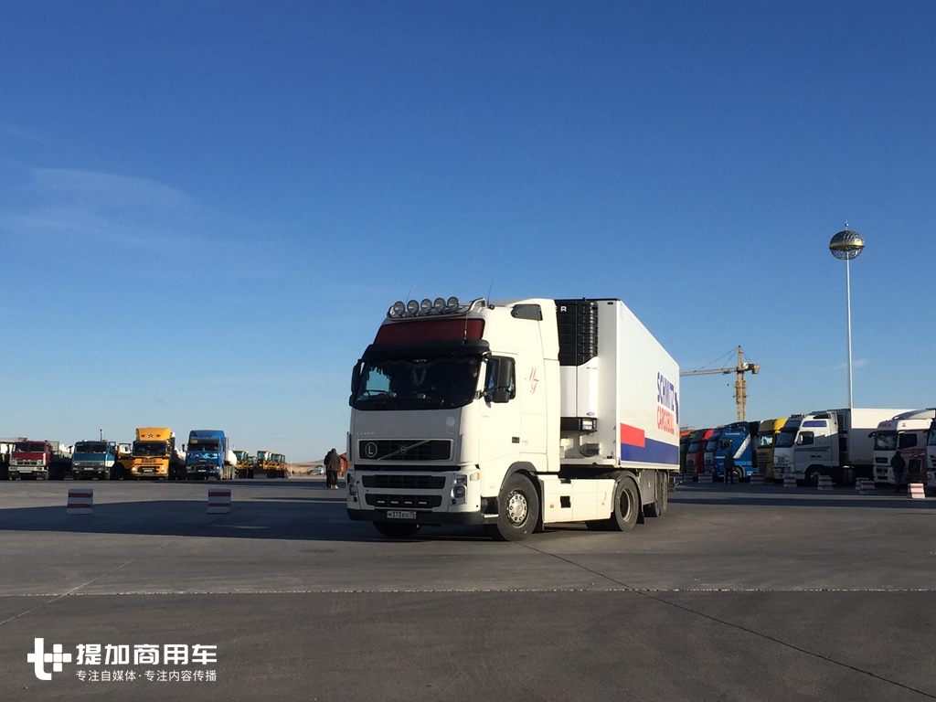 20年车龄的仍然在跑,俄罗斯卡车真耐用,满洲里拍车第二弹 - 第3张 - 提加商用车网 20年车龄的仍然在跑,俄罗斯卡车真耐用,满洲里拍车第二弹 - 第3张