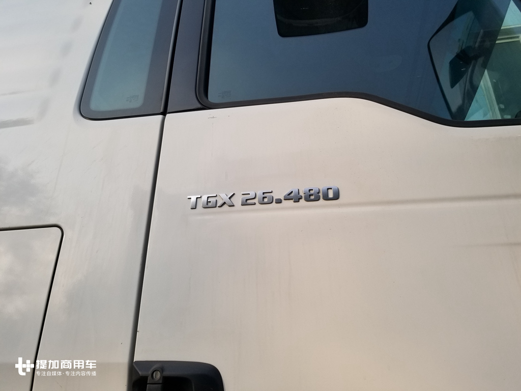 德国曼恩TGX最高配卡车，被国内车企买回来闲置8年，原因大家都懂 - 第19张