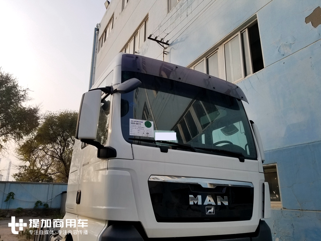德国曼恩TGX最高配卡车，被国内车企买回来闲置8年，原因大家都懂 - 第2张