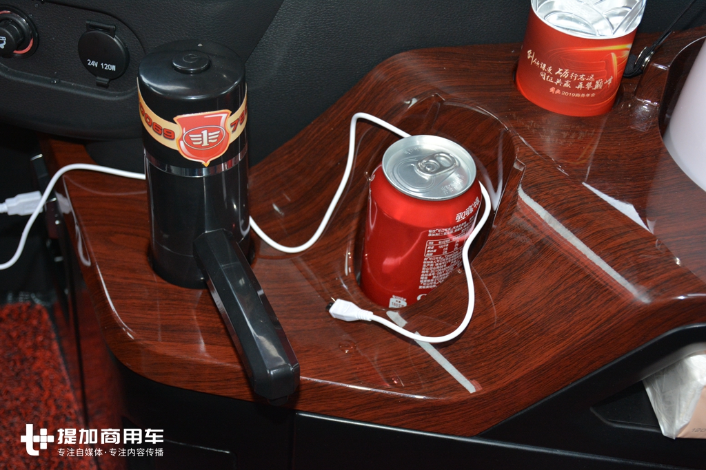 把厨房搬上卡车,困扰卡车司机多年的车上吃饭问题,解放终于下手解决了 - 第5张 - 提加商用车网 把厨房搬上卡车,困扰卡车司机多年的车上吃饭问题,解放终于下手解决了 - 第5张