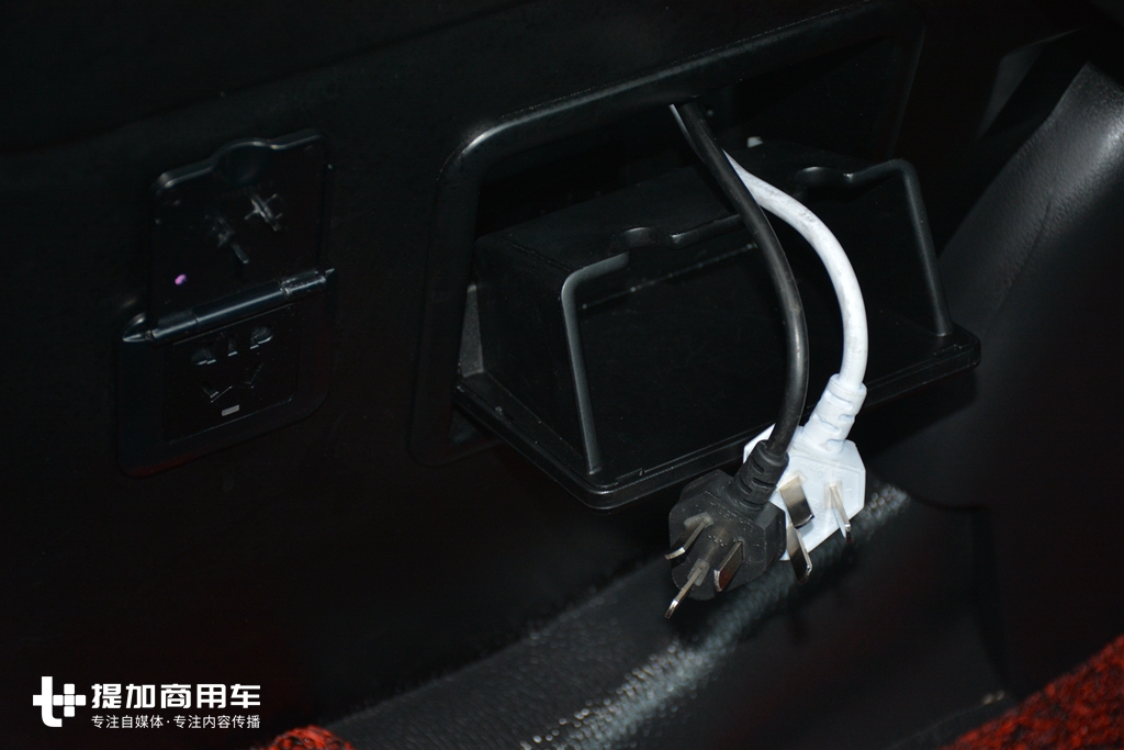 把厨房搬上卡车,困扰卡车司机多年的车上吃饭问题,解放终于下手解决了 - 第6张 - 提加商用车网 把厨房搬上卡车,困扰卡车司机多年的车上吃饭问题,解放终于下手解决了 - 第6张