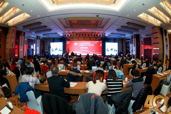 闪耀40年卡客车“双子星”同频共振创辉煌 - 第5张