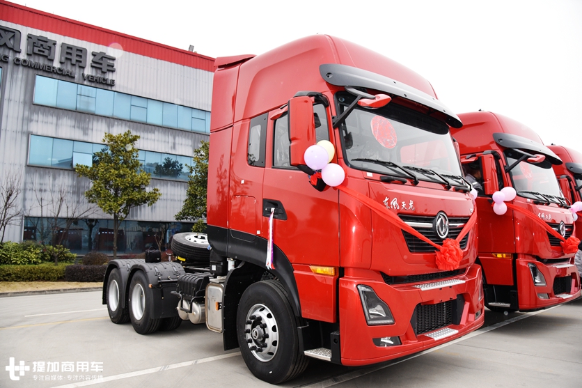 这位卡车销售小哥牛X了,婚礼惊动了东风,10辆新天龙给他当婚车 - 第17张 - 提加商用车网 这位卡车销售小哥牛X了,婚礼惊动了东风,10辆新天龙给他当婚车 - 第17张